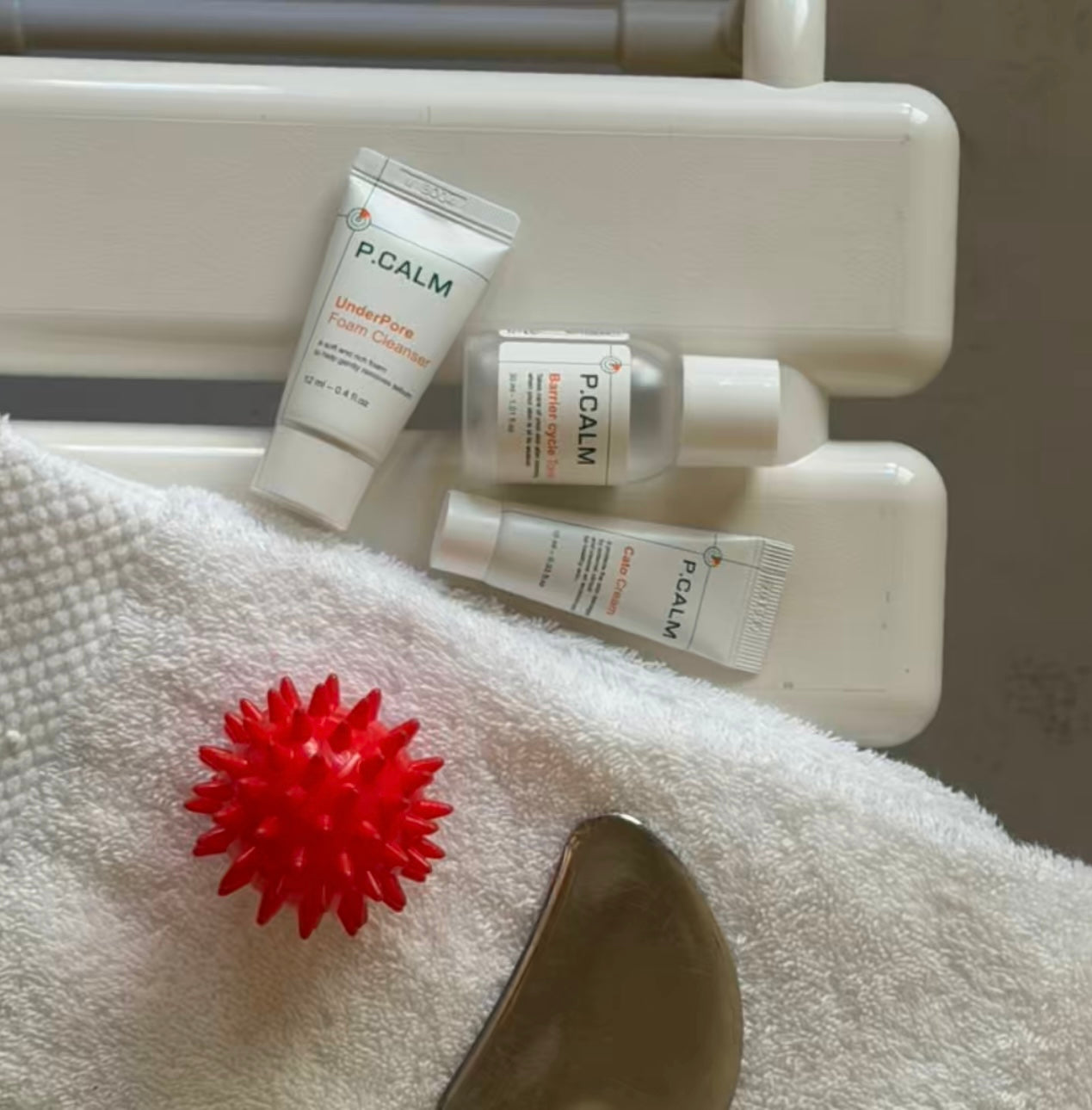 Дорожній набір для чутливої та акне‑шкіри P.CALM Trial Kit Skincare Essentials-thumbmail-3