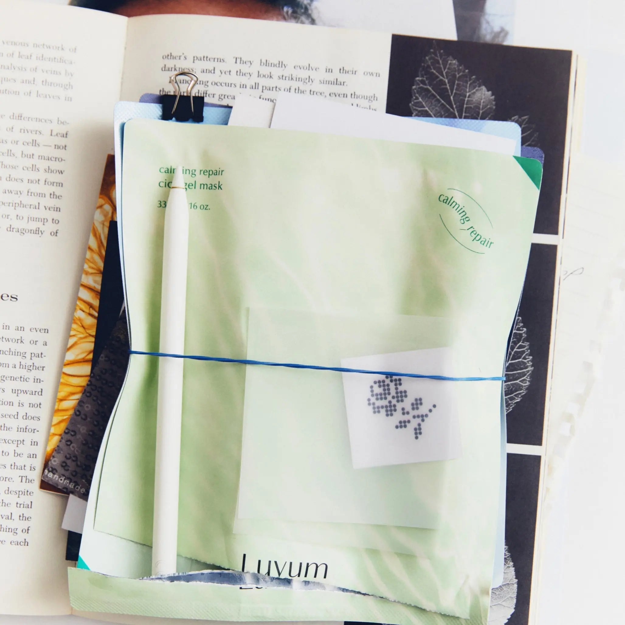 Заспокійлива гідрогелева маска з екстрактом центелли та алое вера Luvum Calming Repair Cica Gel Mask-thumbmail-7