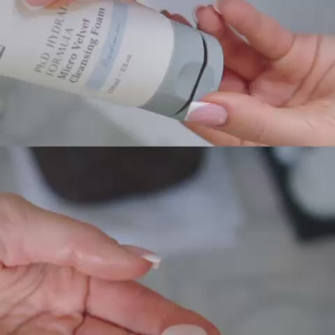 Зволожуюча пінка для вмивання з іононами BOTANICSENS Ph.D. Hydrating Formula Micro Velvet Cleansing Foam-thumbmail-2