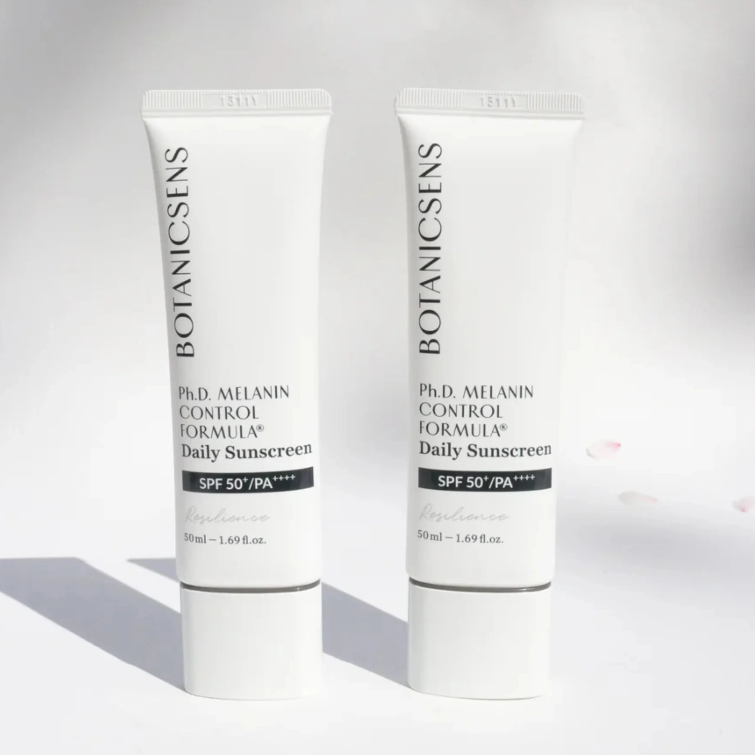 Сонцезахисний крем з комбінованими фільтрами Botanicsens Ph.D. MELANIN CONTROL FORMULA SPF 50+ PA++++-thumbmail-3
