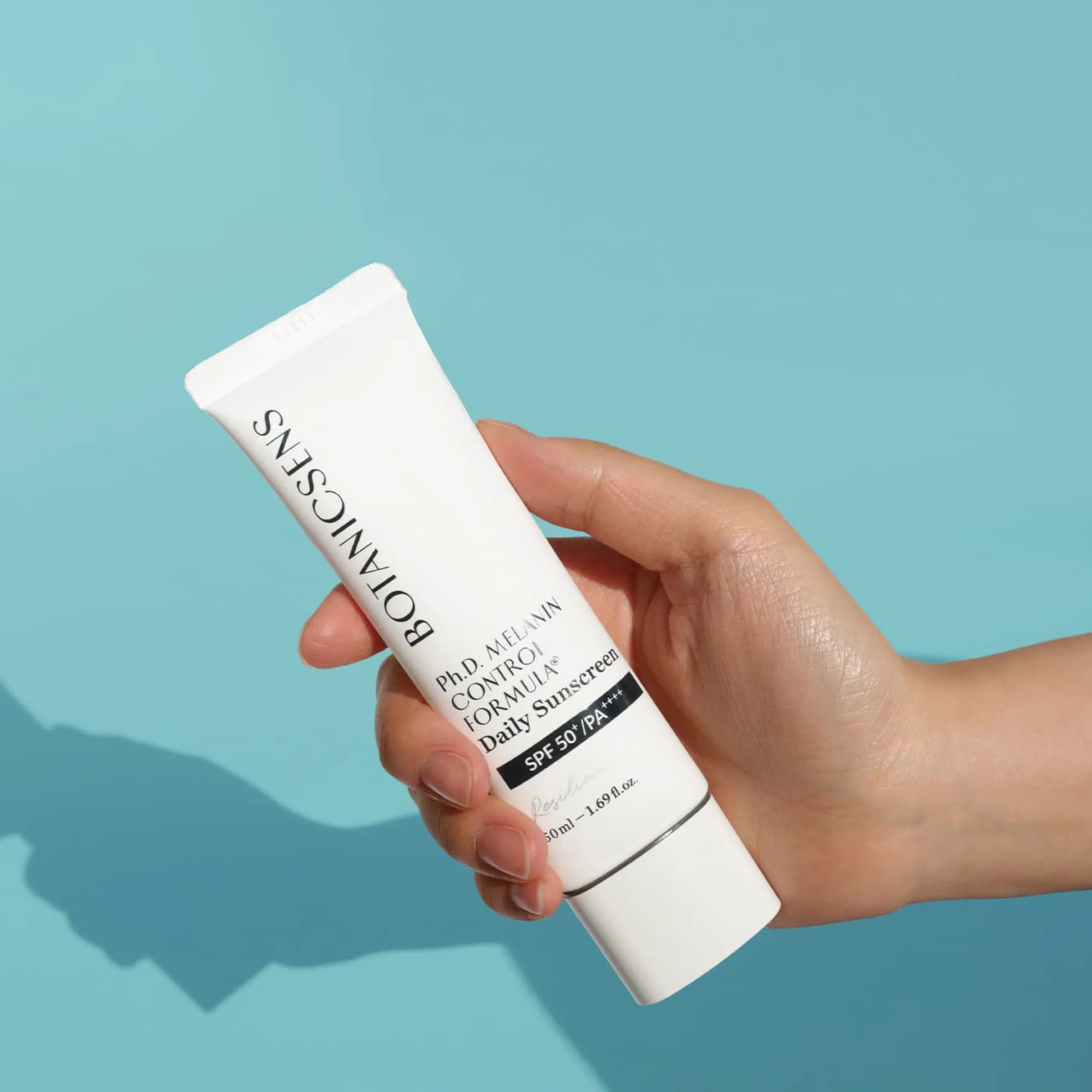 Сонцезахисний крем з комбінованими фільтрами Botanicsens Ph.D. MELANIN CONTROL FORMULA SPF 50+ PA++++-thumbmail-2