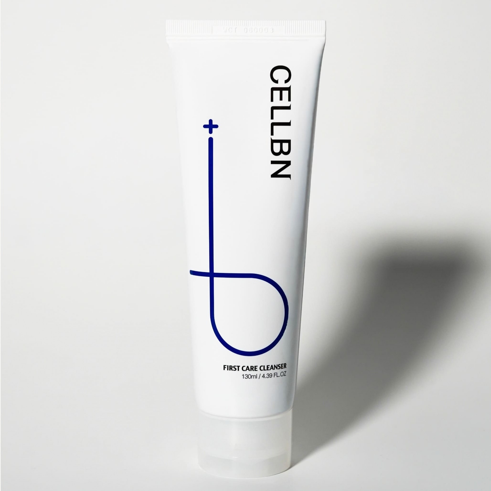 Пінка для глибокого очищення та сяяння шкіри з аметистовою пудрою FIRST CARE CLEANSER       