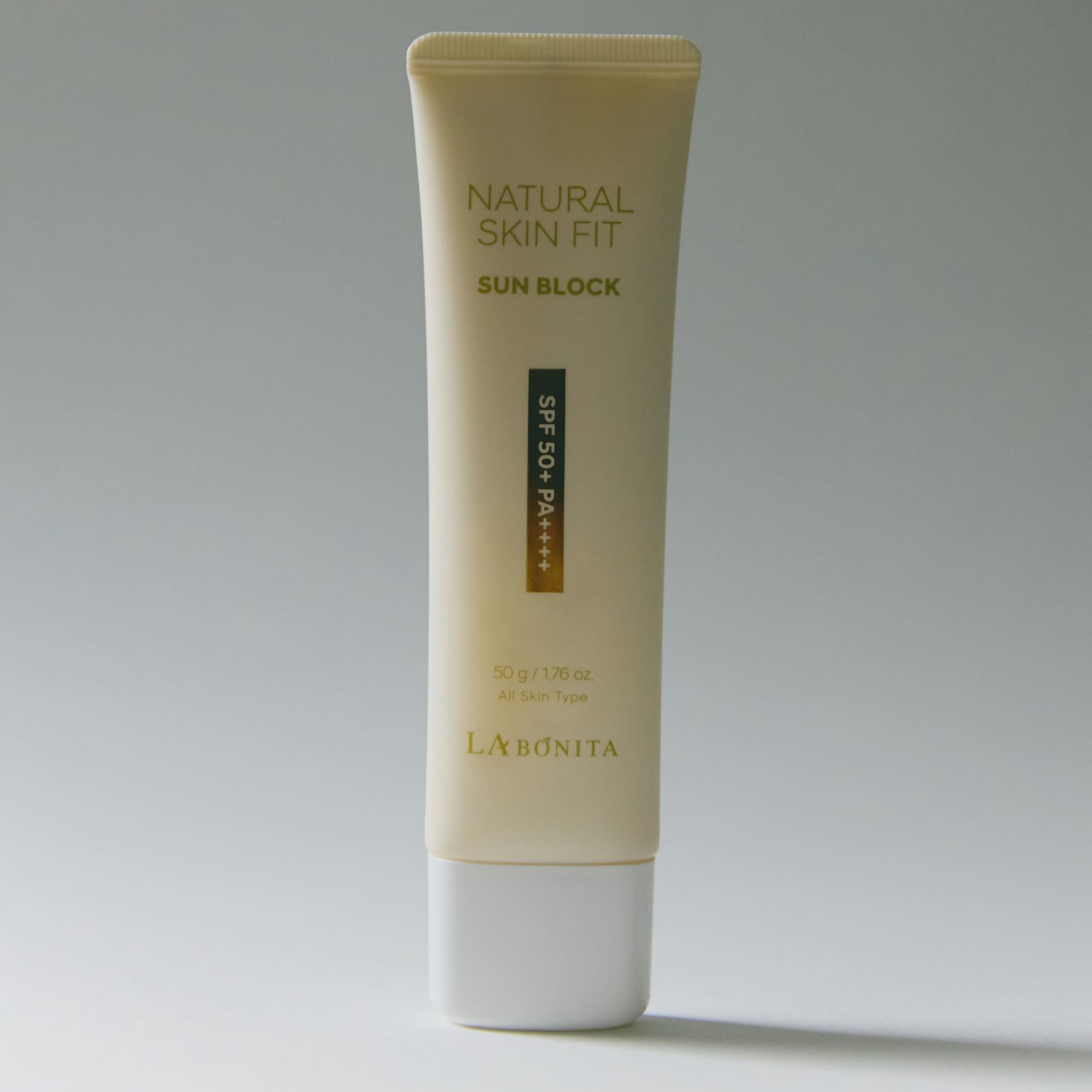 Солнцезащитный крем Natural Skin Fit Sunblock