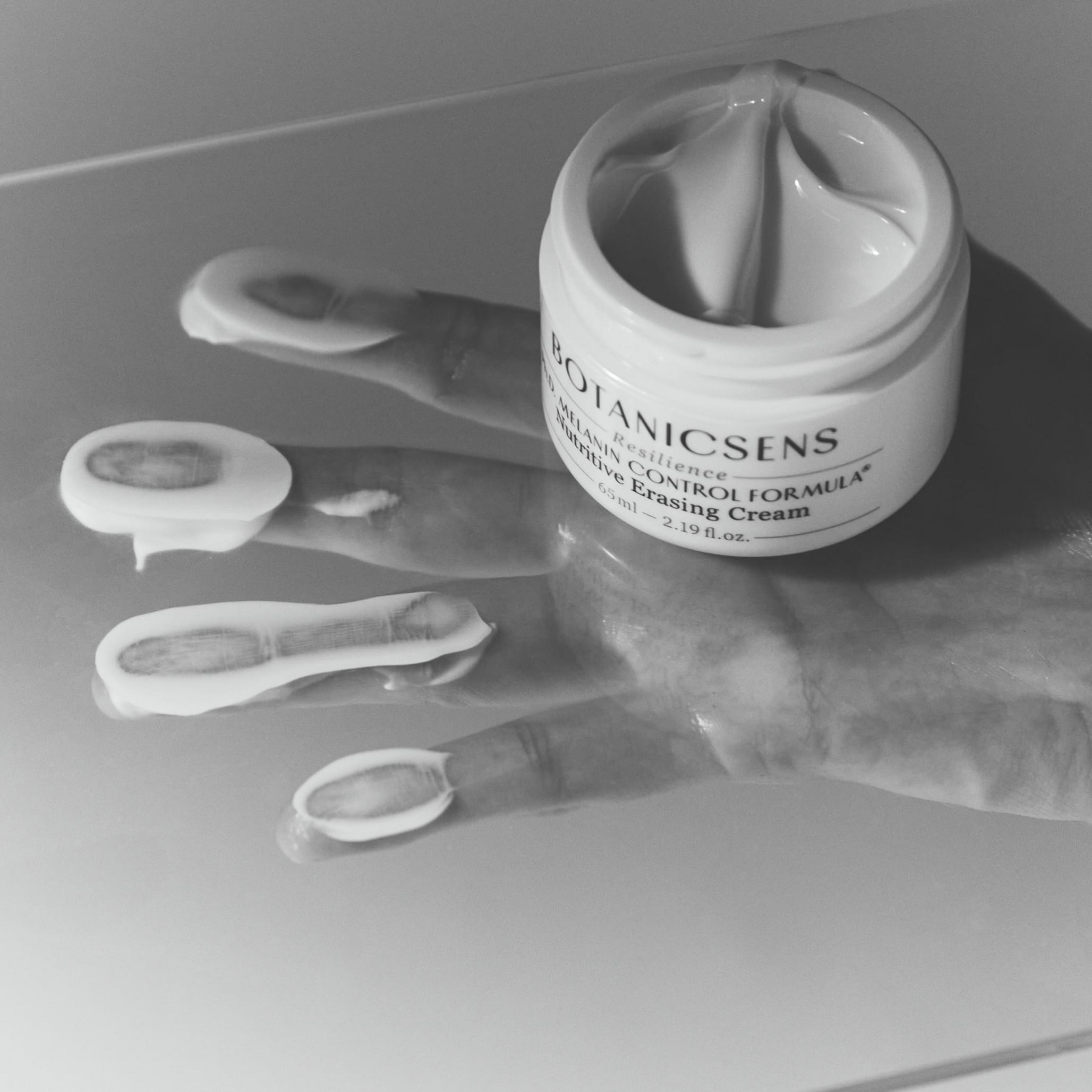 Крем для глубокого увлажнения и контроля меланина Ph.D. MELANIN CONTROL FORMULA Nutritive Erasing Cream