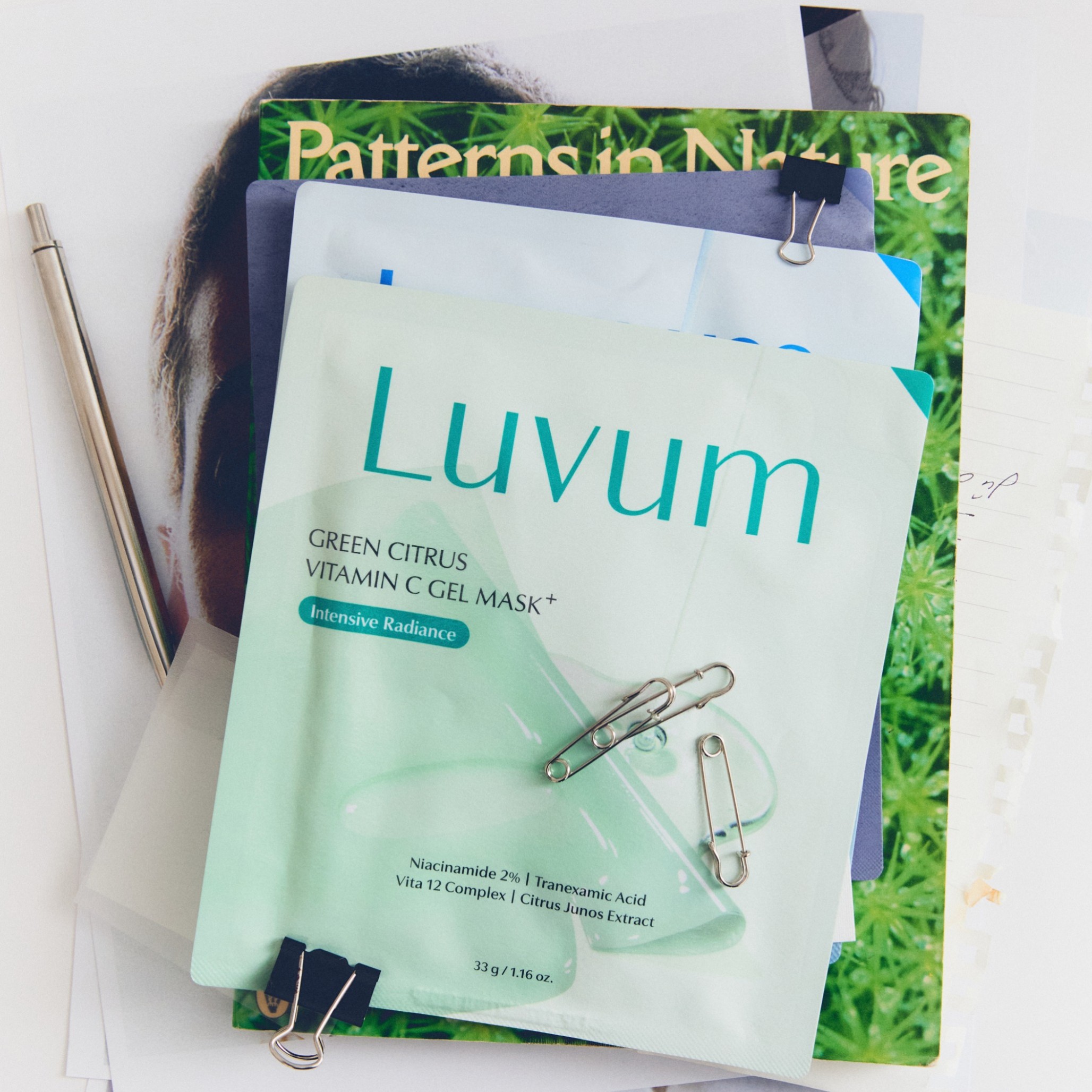 Освітлююча гелева маска для обличчя Luvum Green Citrus Vitamin C Gel Mask Plus