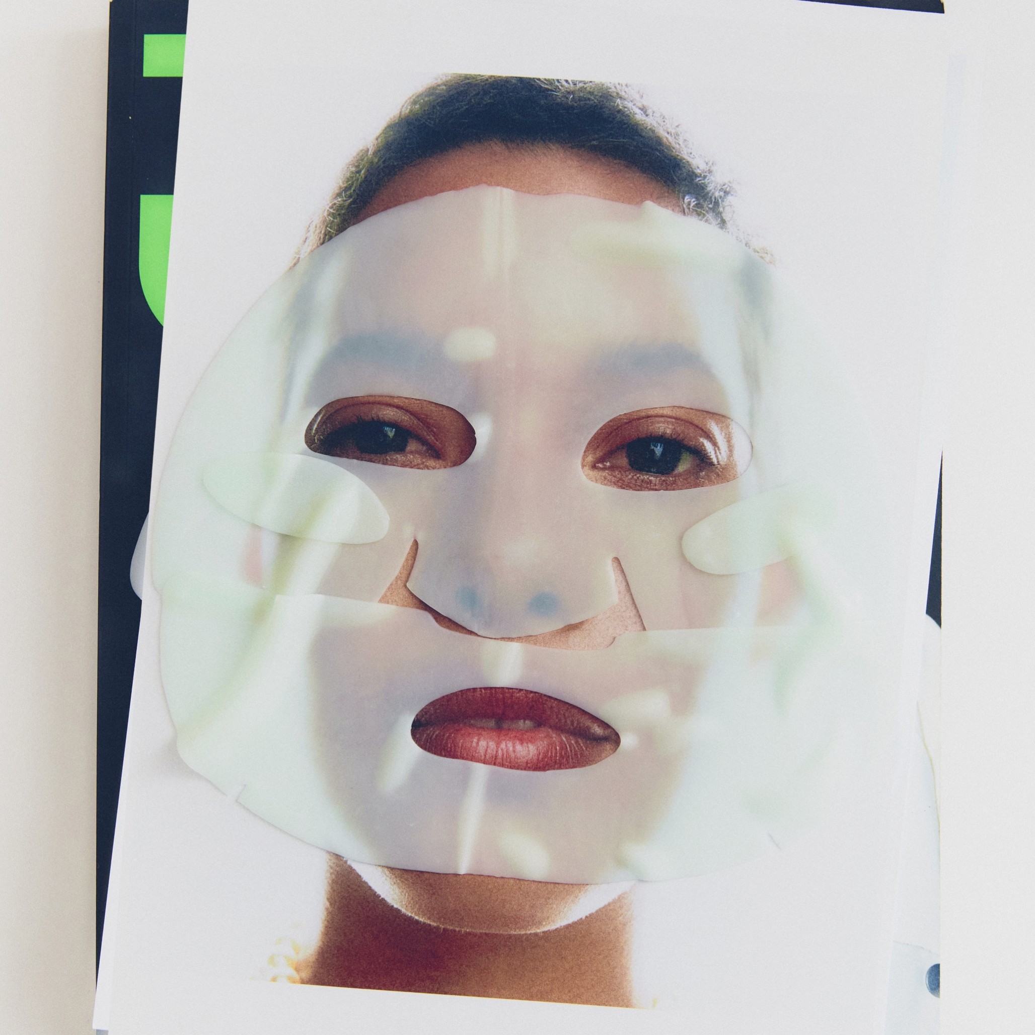 Освітлююча гелева маска для обличчя Luvum Green Citrus Vitamin C Gel Mask Plus