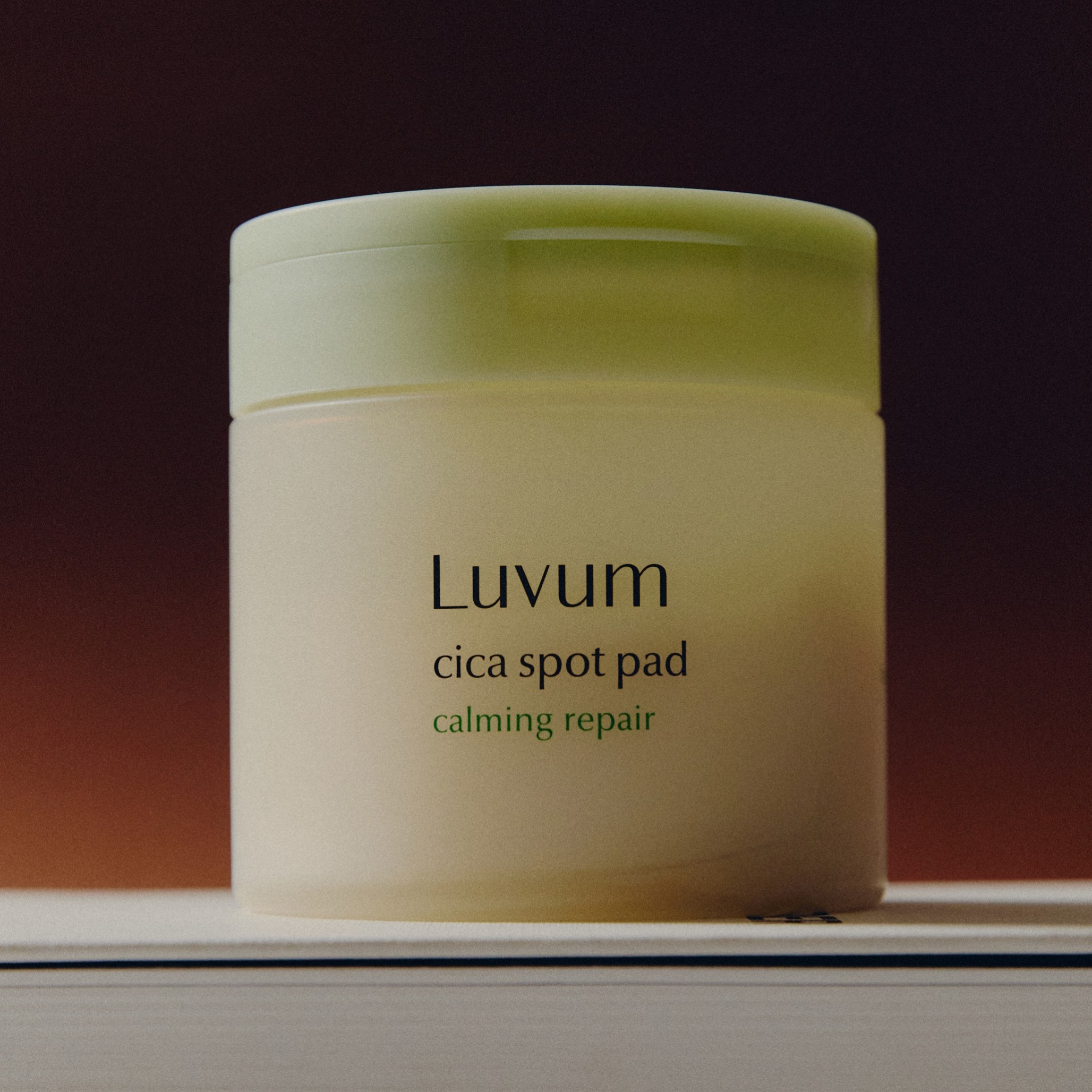 Заспокійливі педи для обличчя з екстрактом центели азіатської Luvum Calming Repair Cica Spot Pad 