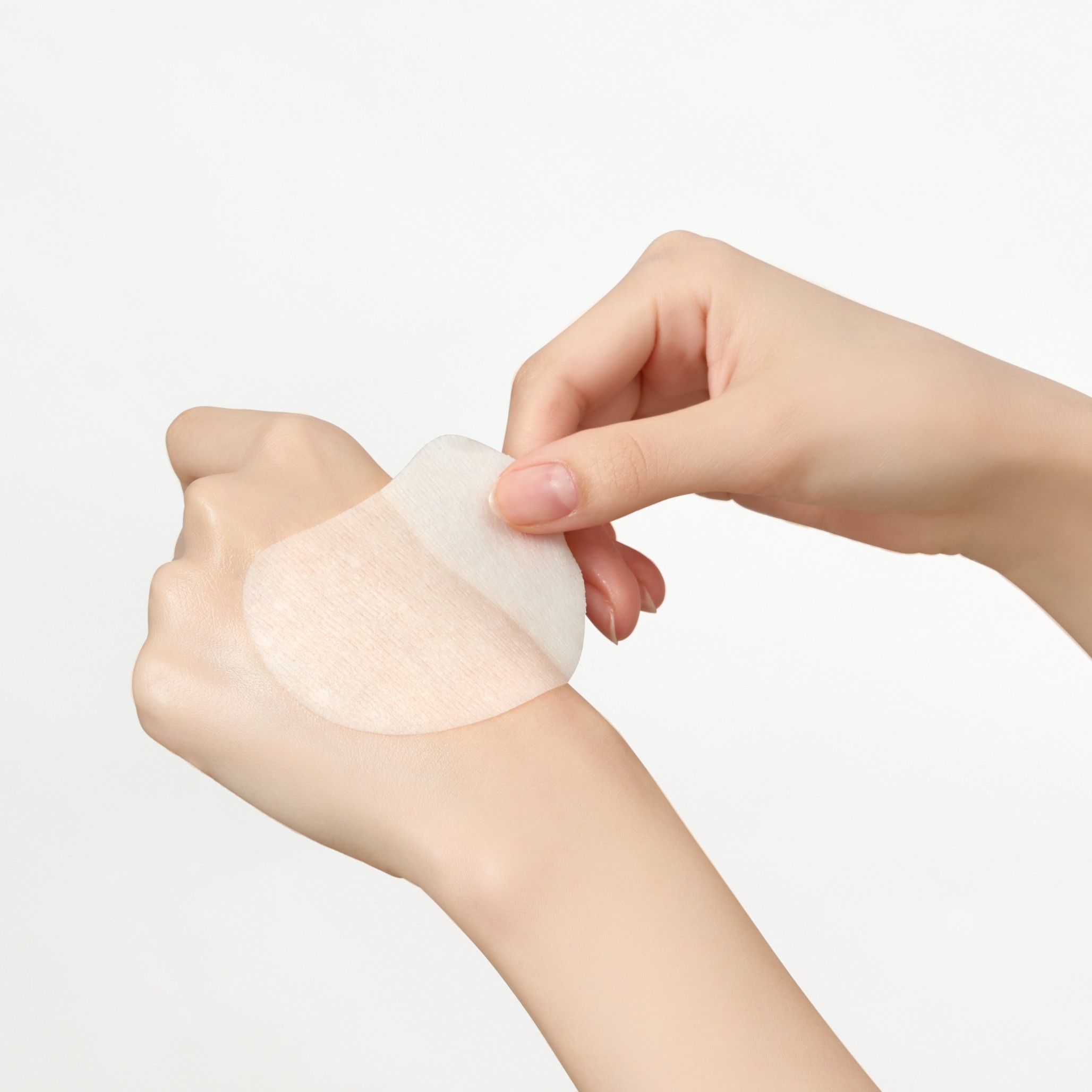 Заспокійливі педи для обличчя з екстрактом центели азіатської Luvum Calming Repair Cica Spot Pad 